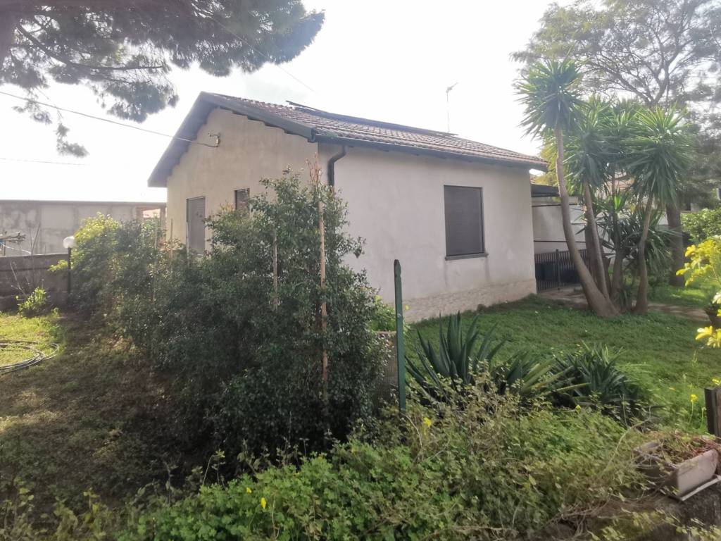 Villa a Borgia in Via Palmiro Togliatti - Foto 4