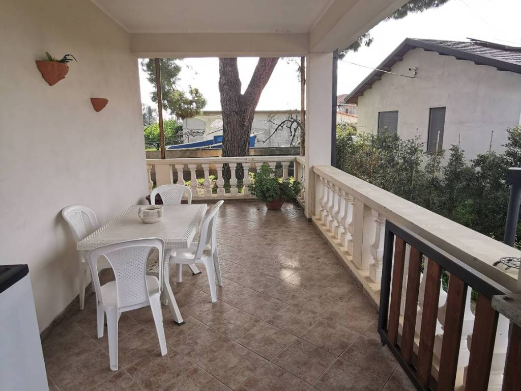 Villa a Borgia in Via Palmiro Togliatti - Foto 5