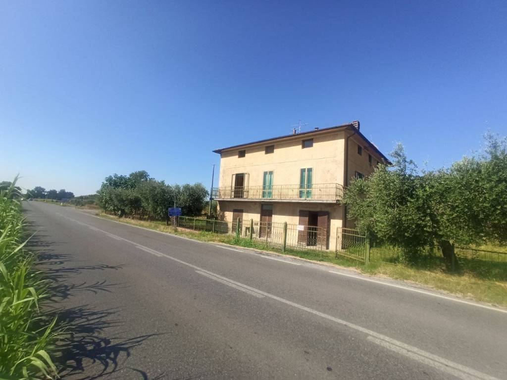 Villa a Castiglione del lago in Via Roma, 152 - Foto 3