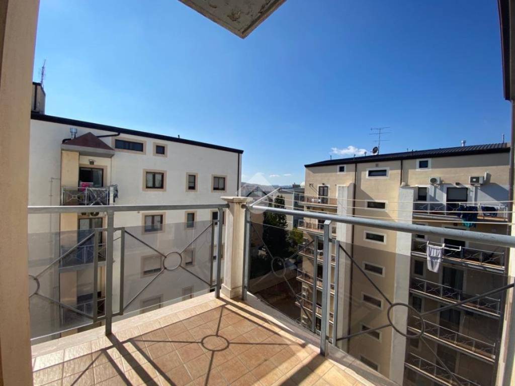 Appartamento a Crotone in Via Gioacchino da Fiore, 250 - Foto 4