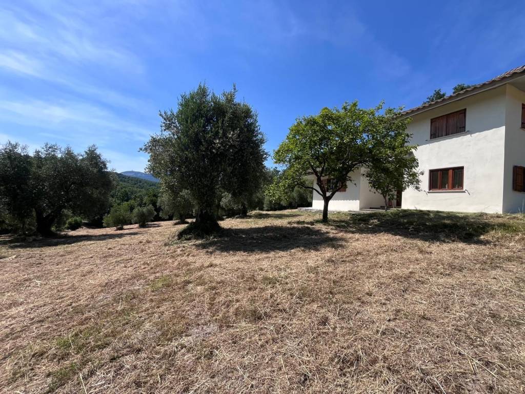 Villa a Sorano in Strada Provinciale Montorio - Foto 4