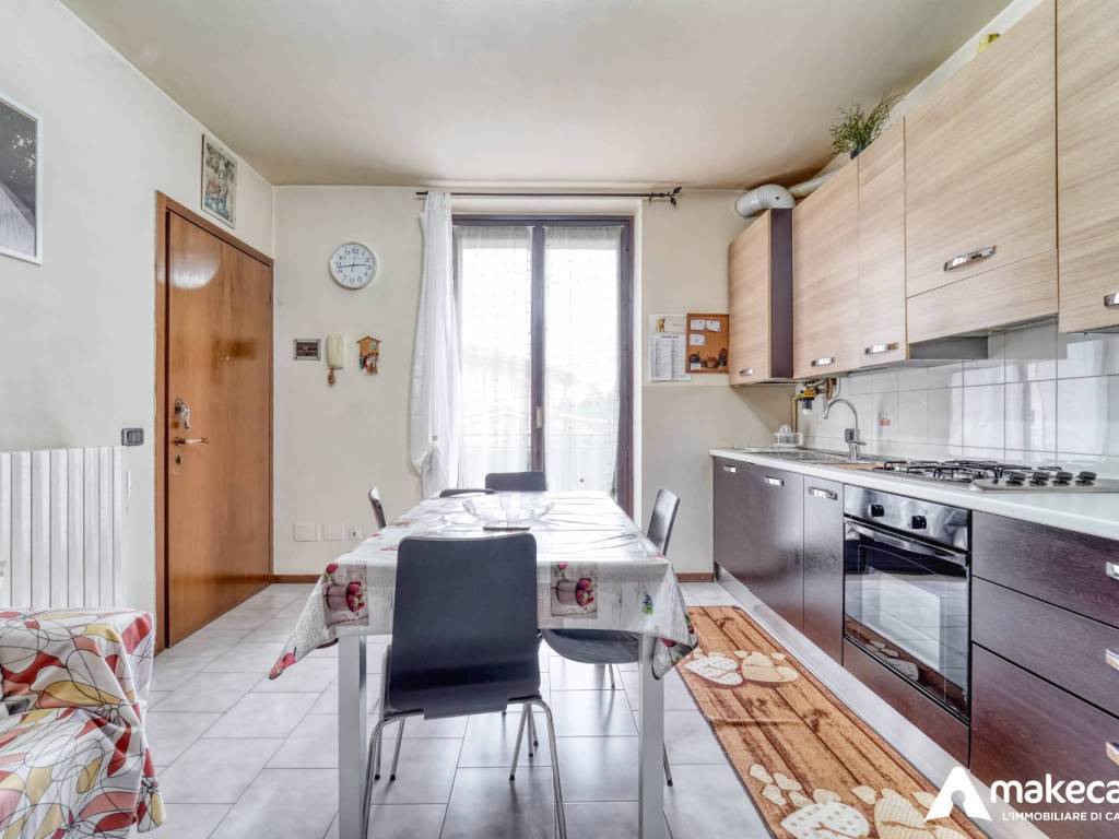 Appartamento a Secugnago in Viale Piave, 27 - Foto 2