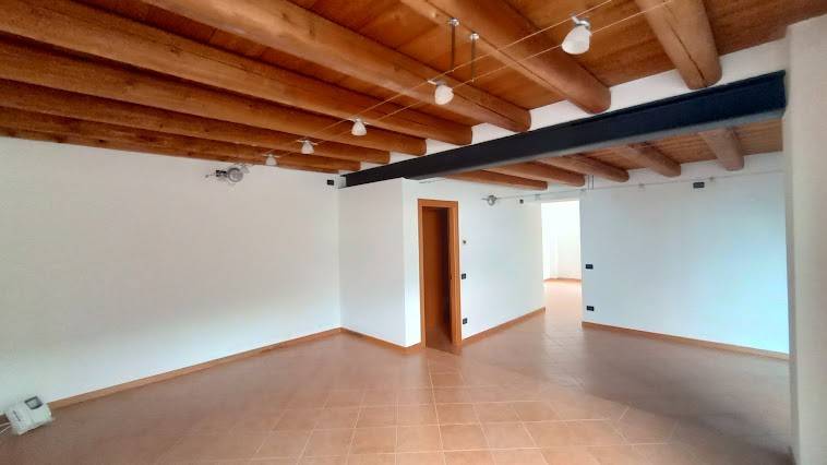 Immobile a Caprino veronese in Piazza Alberto Stringa - Foto 4