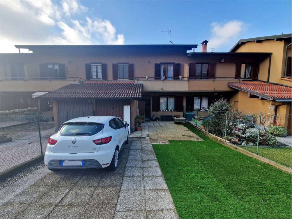 Villetta a schiera a Cocquio-trevisago in Via Aspromonte - Foto 3