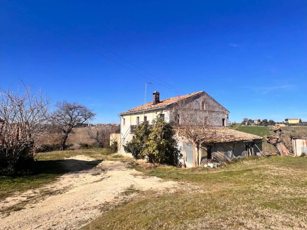 Casa indipendente a Recanati in castello di Montefiore - Foto 2