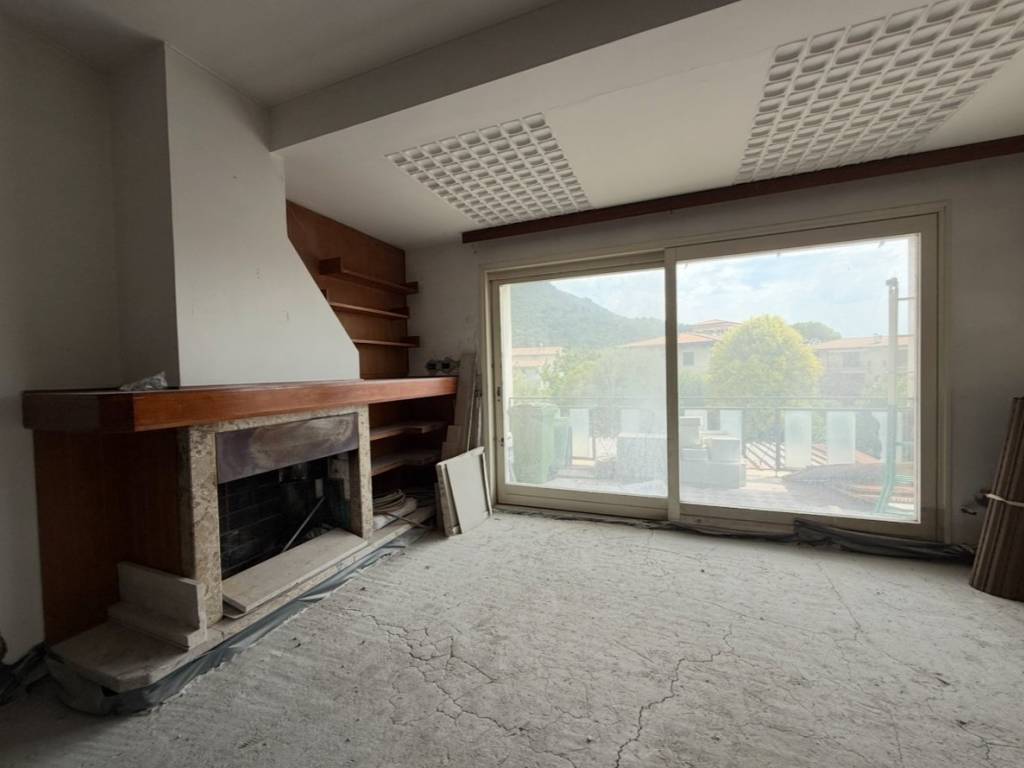 Appartamento a Salò in Via Bengianni Gratarolo - Foto 4
