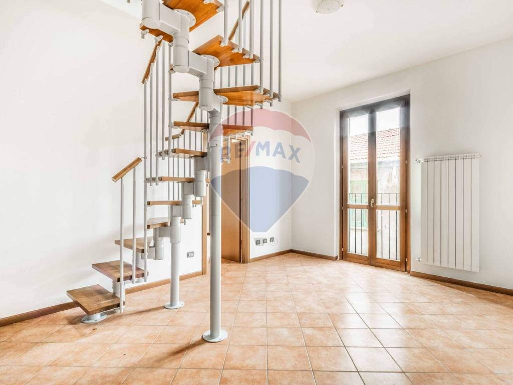 Appartamento a Samarate in Via Padre Daniele, 18 - Foto 2