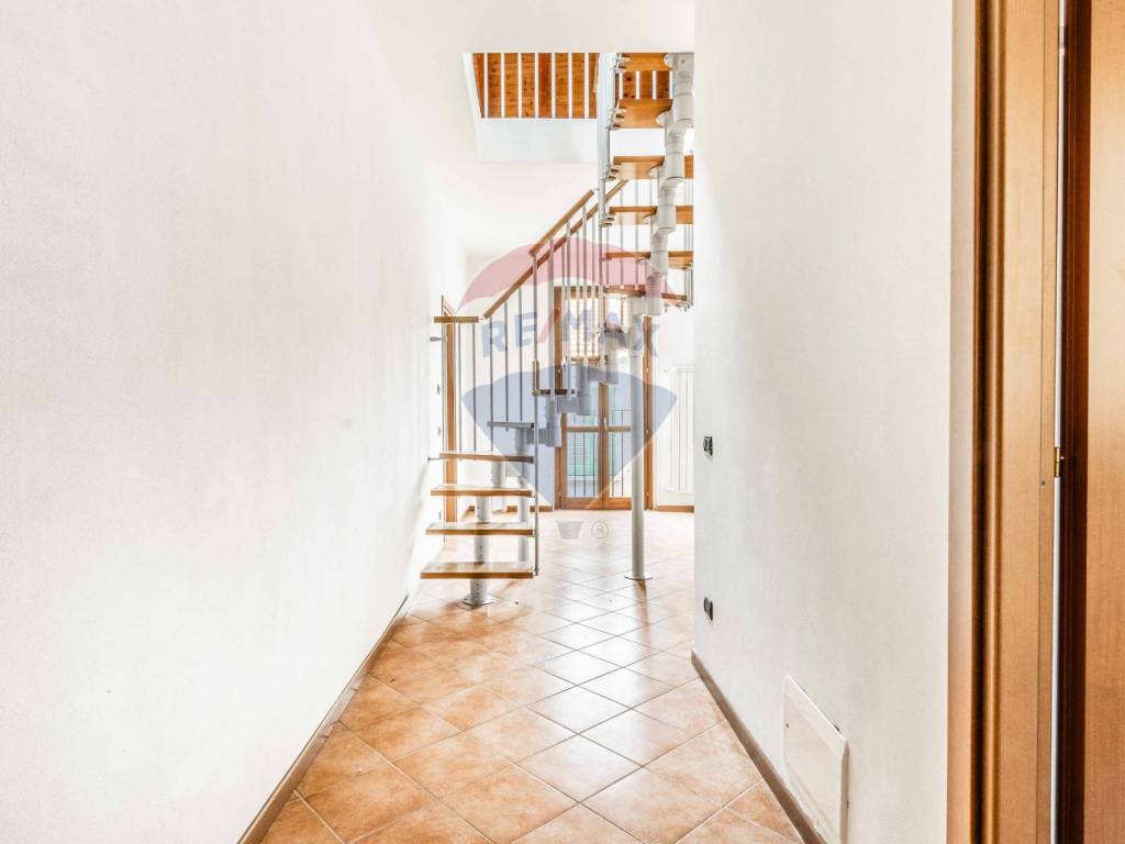 Appartamento a Samarate in Via Padre Daniele, 18 - Foto 3