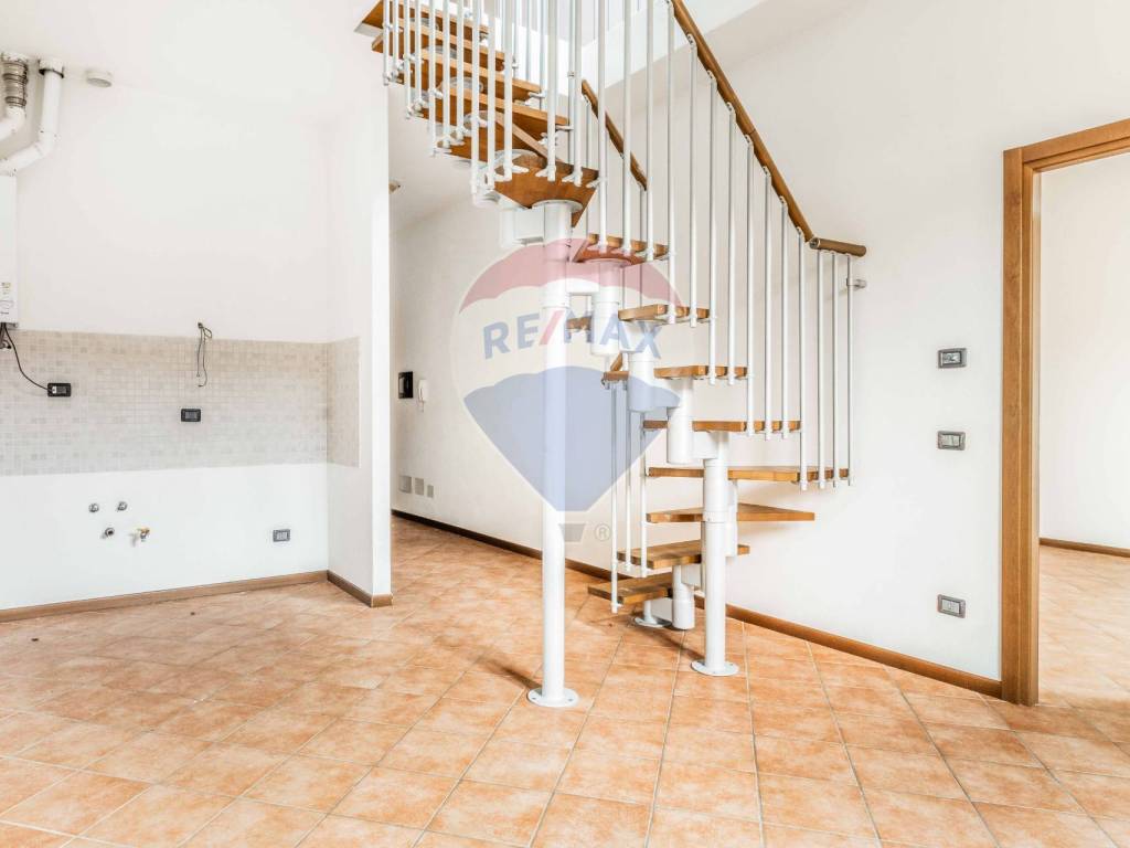 Appartamento a Samarate in Via Padre Daniele, 18 - Foto 5