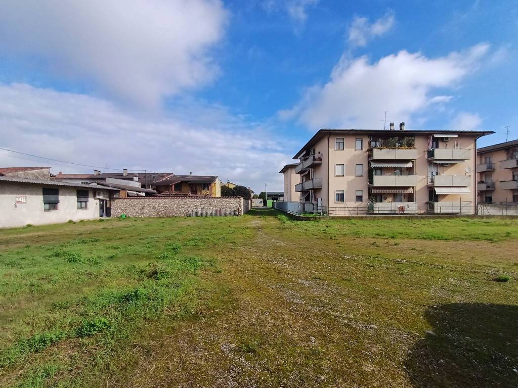 Terreno a Villafranca di verona in Via Dosdegà - Foto 2
