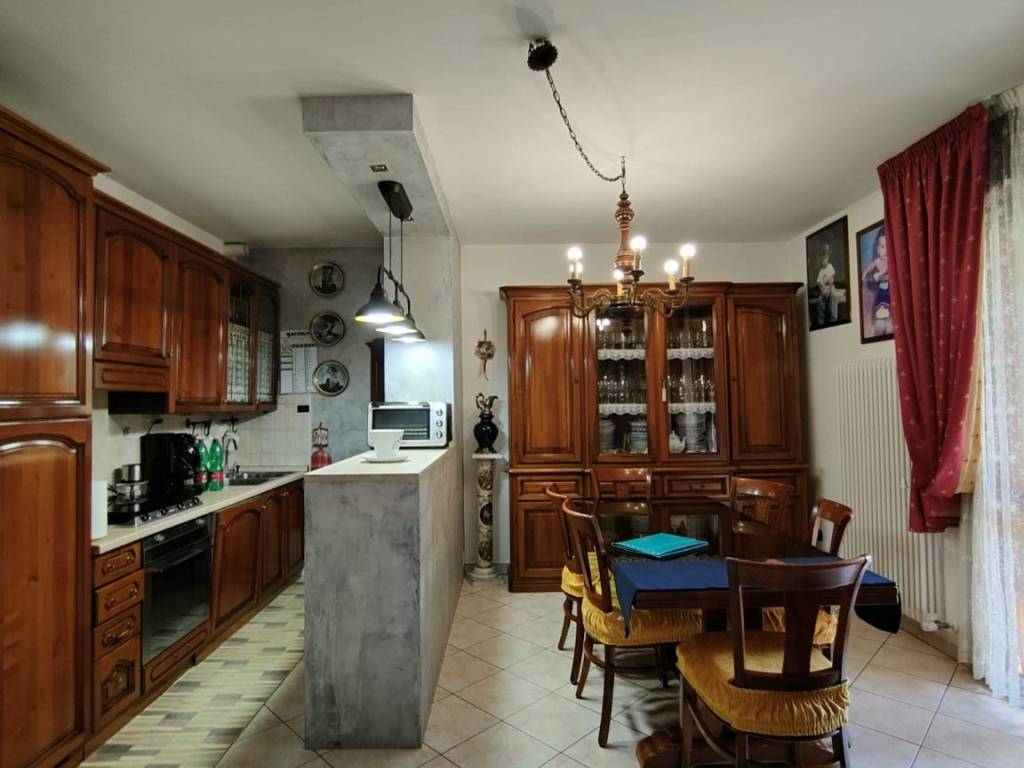 Appartamento a Reggio emilia in Via Dante Zanichelli - Foto 4