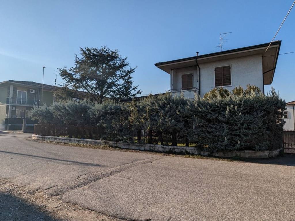 Villa a Villafranca di verona in Via Valle - Foto 4