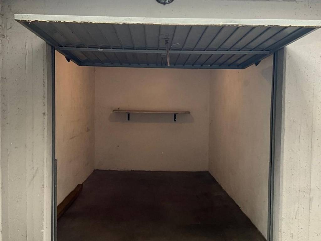 Box / garage a Reggio emilia in Via Maria Melato - Foto 2