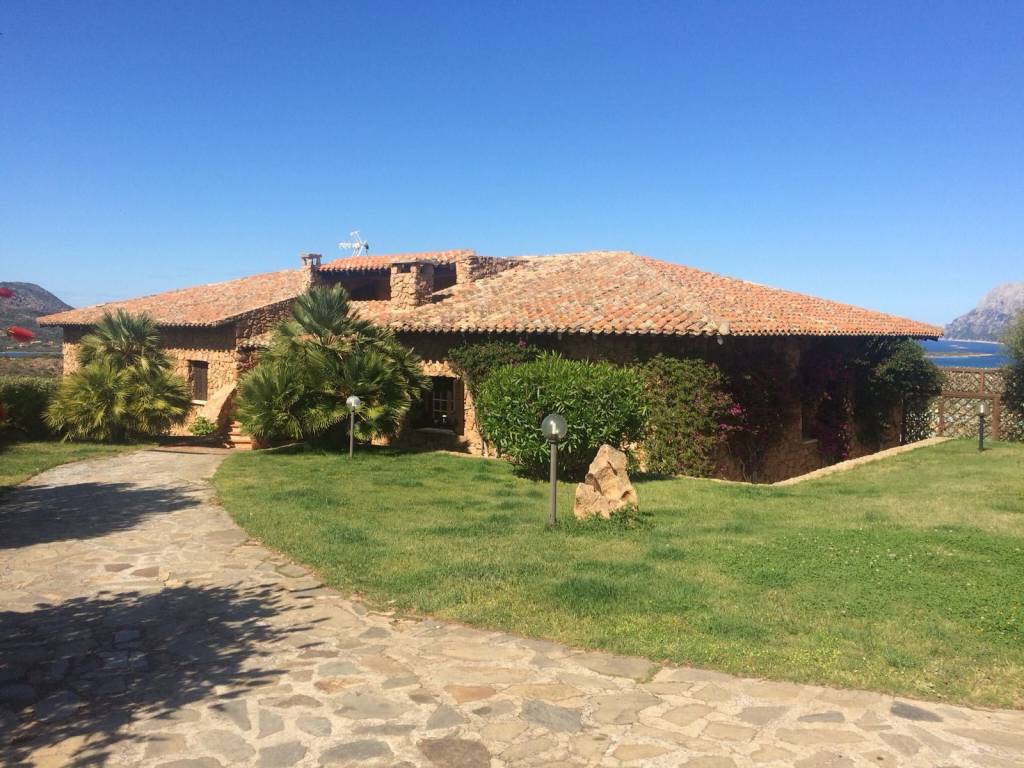 Villa a Loiri porto san paolo in Via Monte Ortobene - Foto 5