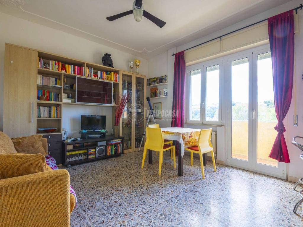 Appartamento a Senigallia in Strada Statale 16, Marzocca 219 - Foto 2