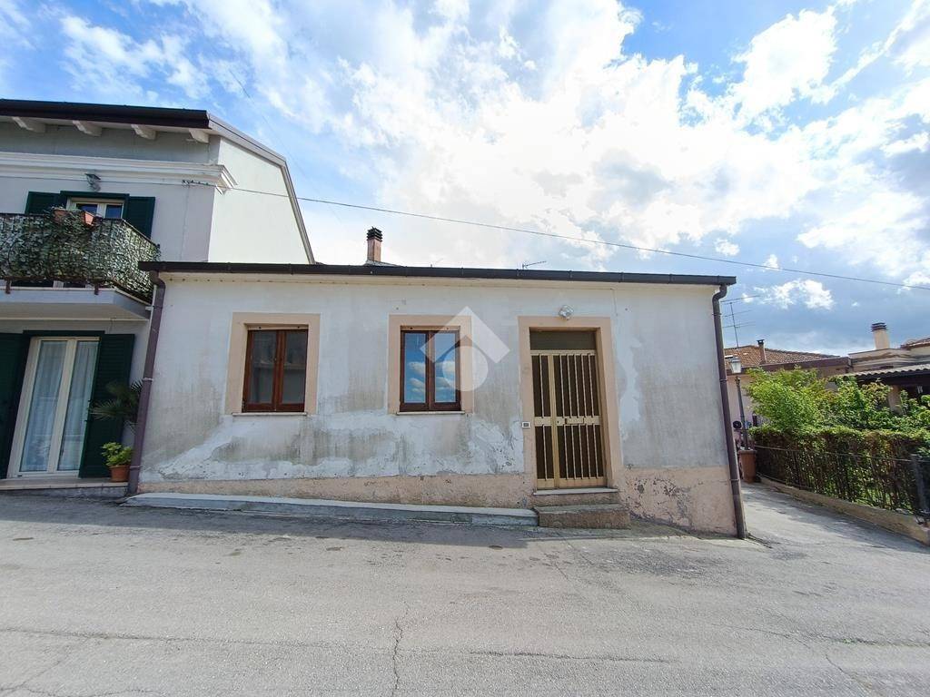 Casa indipendente a Atri in Via Santa Margherita, 67 - Foto 2