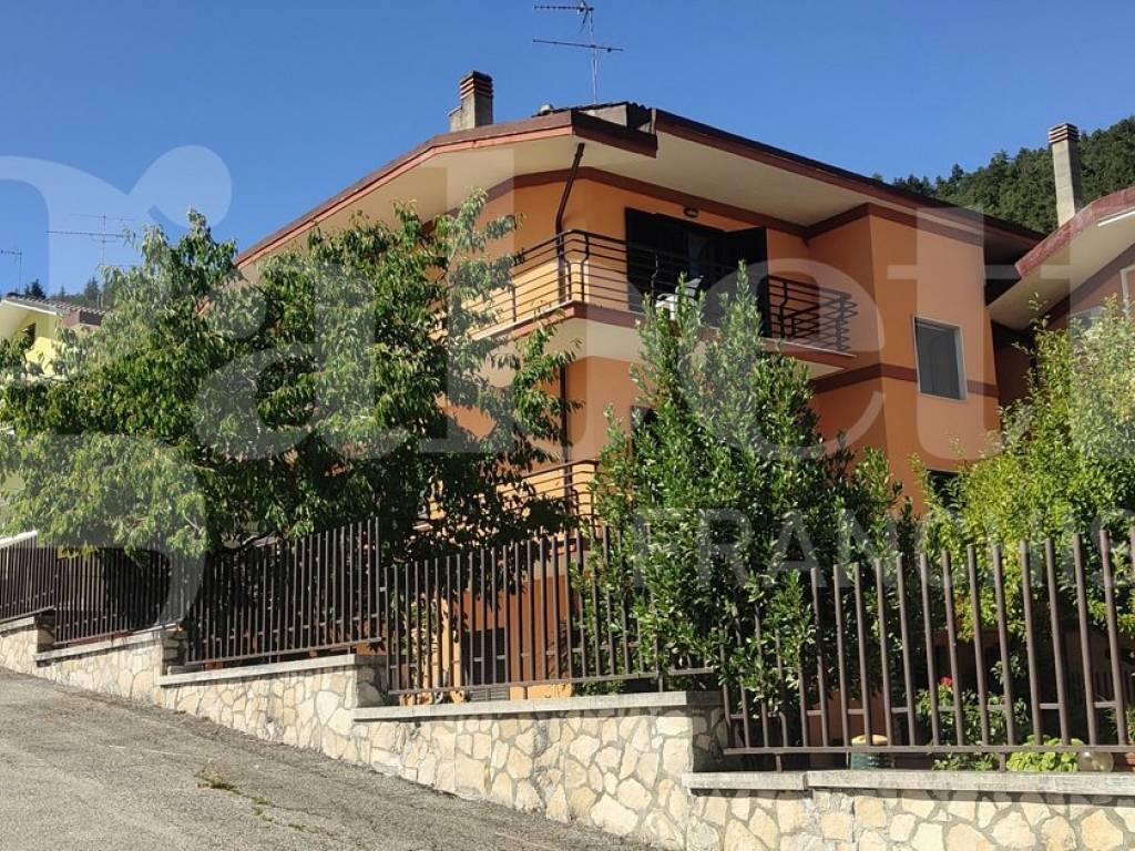 Palazzo / stabile a Tagliacozzo in via martiri della resistenza, 2 - Foto 3