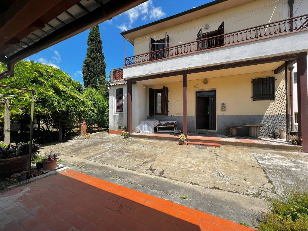 Appartamento a Empoli in Via Tosco Romagnola, 136 - Foto 2