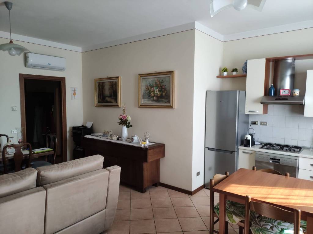 Appartamento a Monsummano terme in Piazza Giuseppe Giusti, 55 - Foto 2