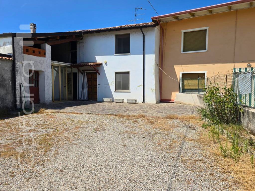 Casa indipendente a Volta mantovana in Via Alessandro Manzoni, 5 - Foto 2