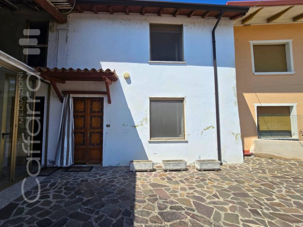 Casa indipendente a Volta mantovana in Via Alessandro Manzoni, 5 - Foto 3