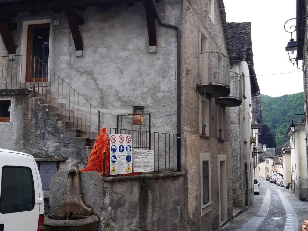 Casa indipendente a Craveggia in Via Roma, 27 - Foto 2