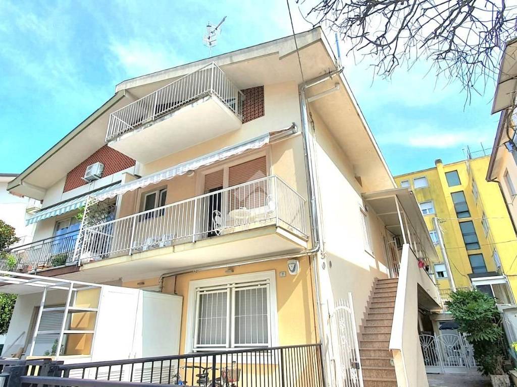 Appartamento a Riccione in Viale Noli, 7 - Foto 2
