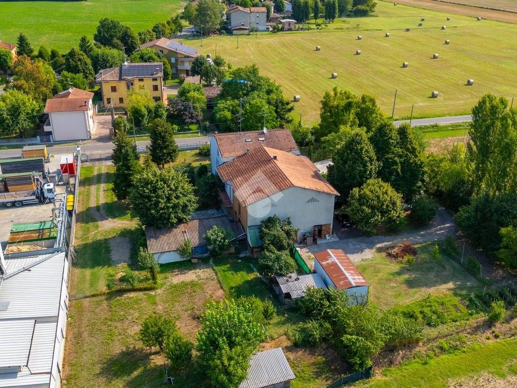 Casa indipendente a Castelnovo di sotto in Via Rivarolo, 25 - Foto 2