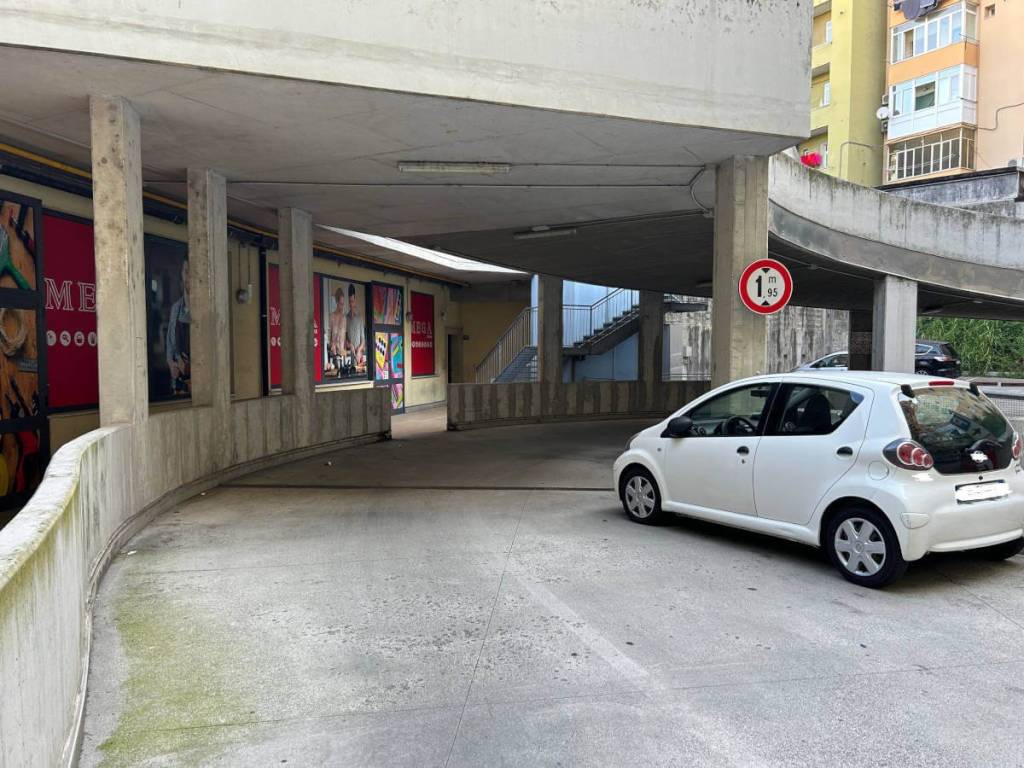 Box / garage a Trieste in Via della Tesa - Foto 2