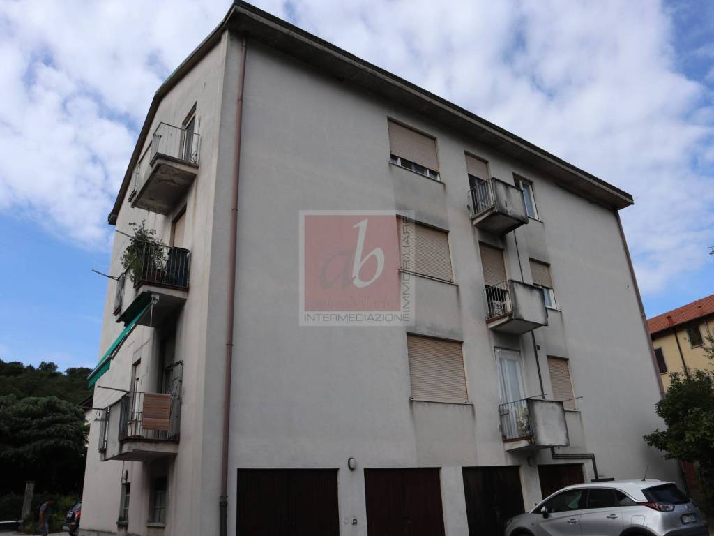Appartamento a Laveno-mombello in Via Damiano Chiesa, 5 - Foto 4