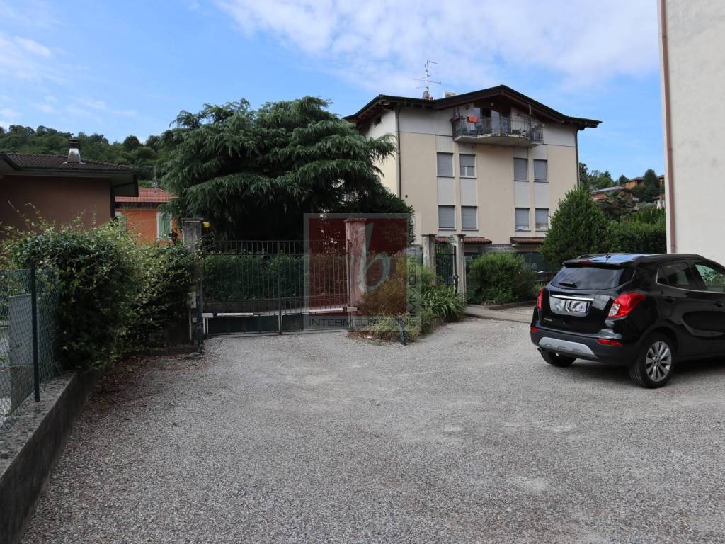 Appartamento a Laveno-mombello in Via Damiano Chiesa, 5 - Foto 5