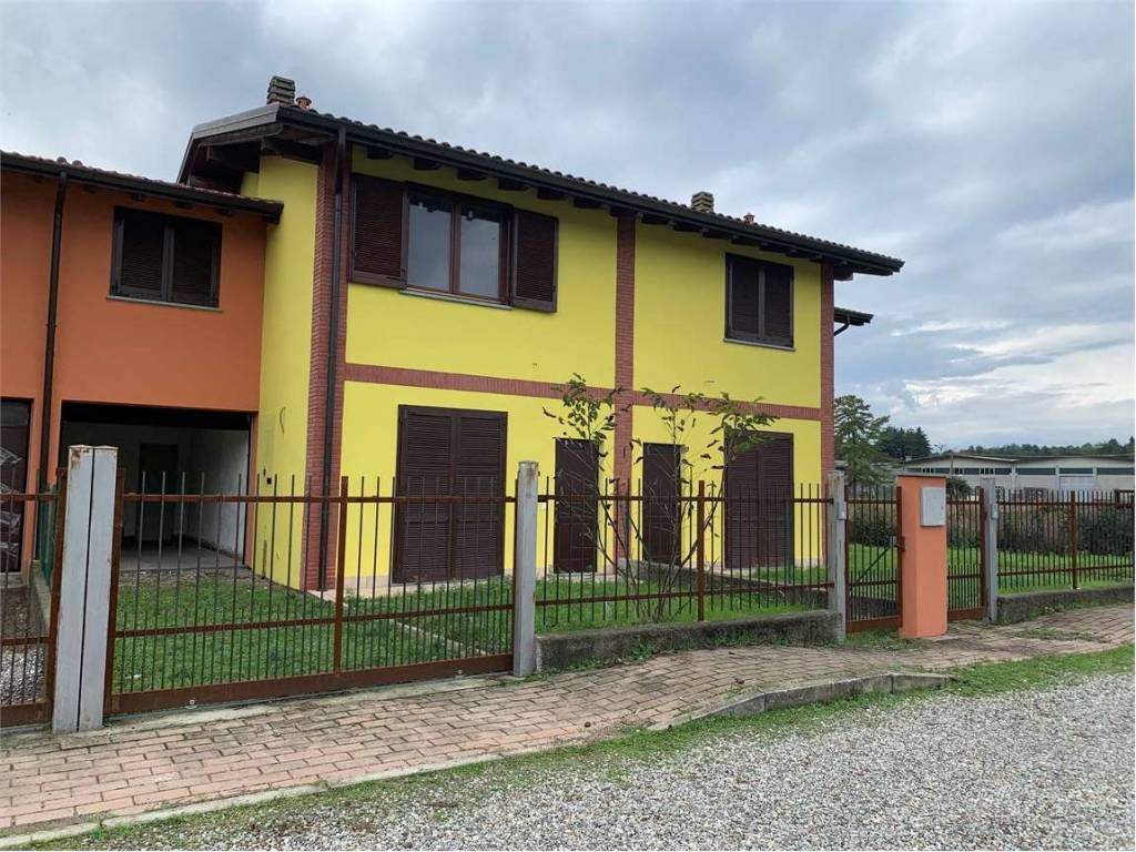 Villetta a schiera a Cadrezzate con osmate in Via Don Manzi - Foto 3