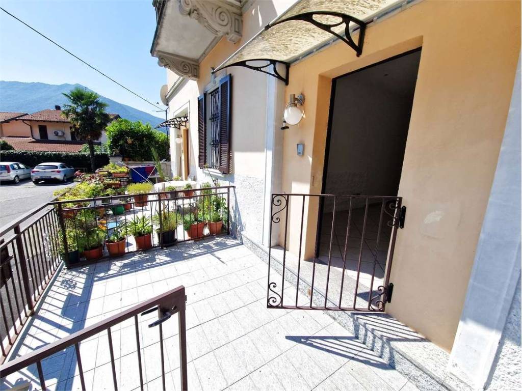 Appartamento a Cuveglio in Via Vidoletti - Foto 2