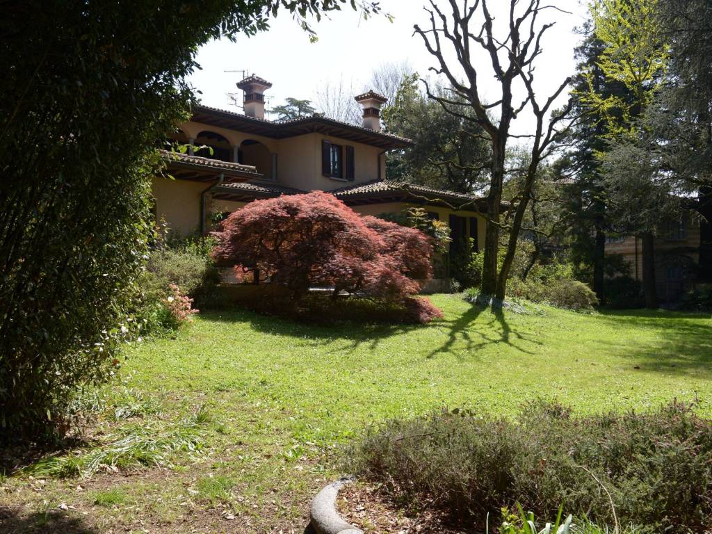 Villa a Varese in Viale Padre Gian Battista Aguggiari, 14 - Foto 5