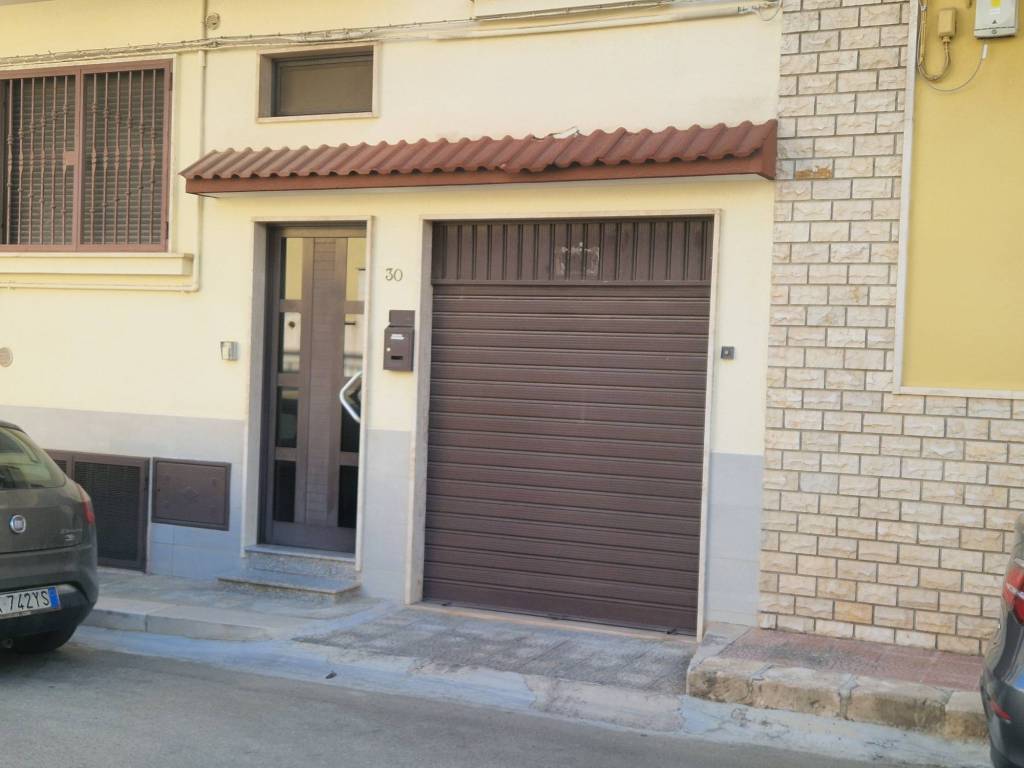 Casa indipendente a Turi in Via Francesco Valentini, 28 - Foto 3