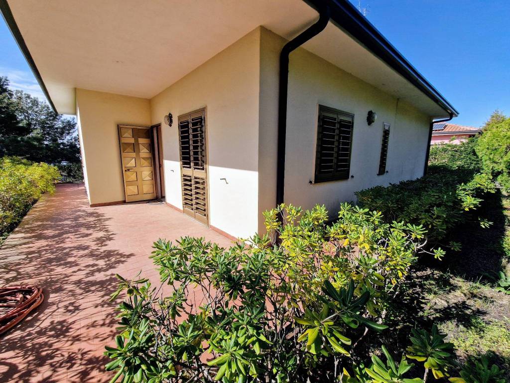 Villa a Nicolosi in Via Fratelli Gemmellaro - Foto 2