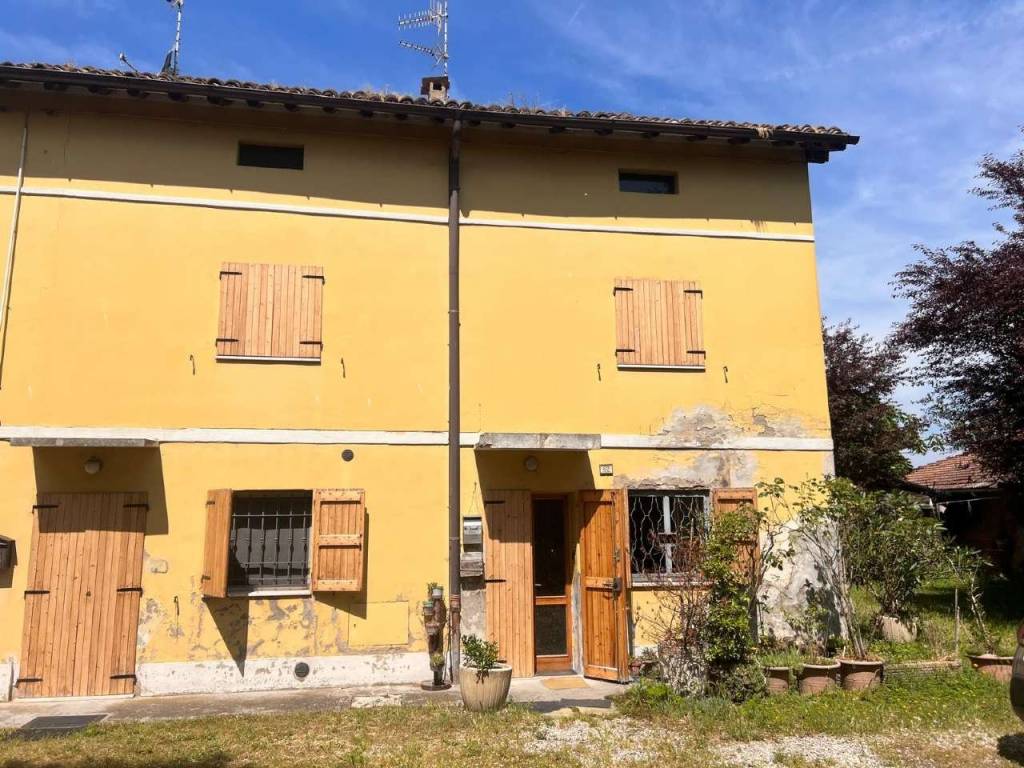 Casa indipendente a Reggio emilia in via Tresinaro - Foto 2