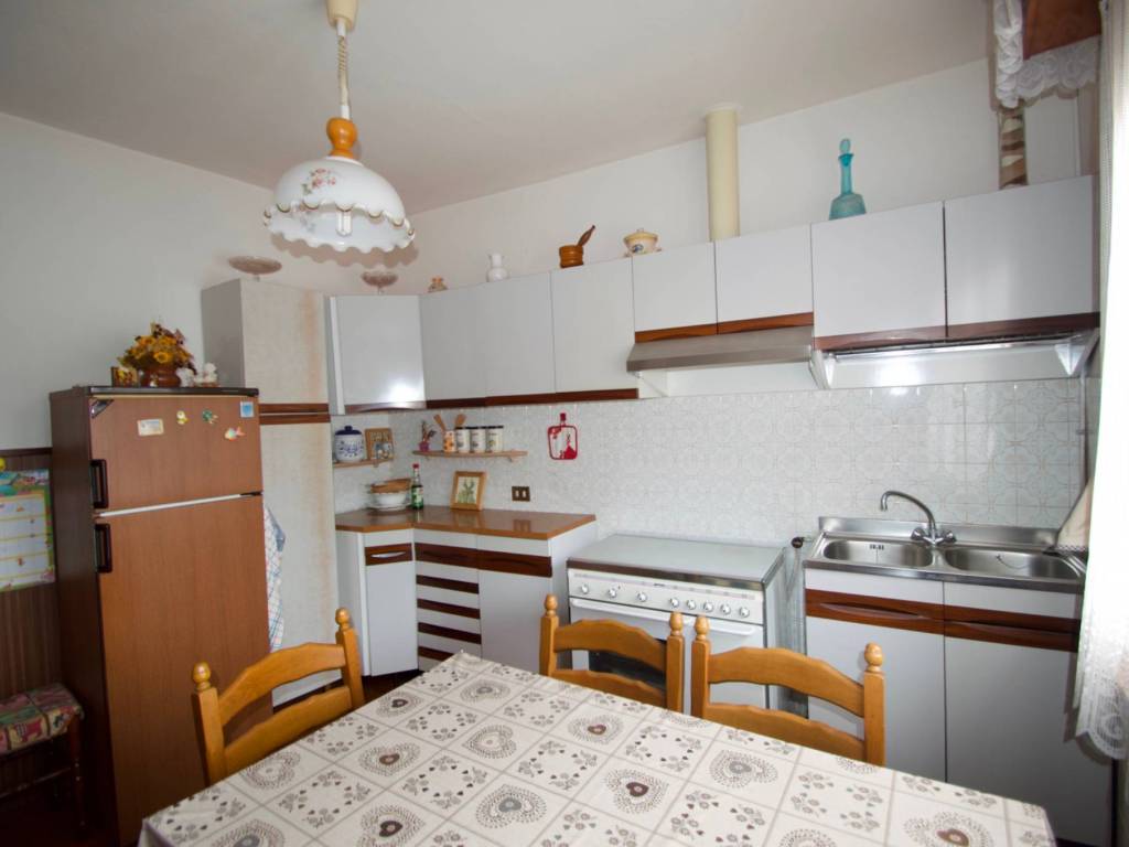Casa indipendente a Valbrona in Via San Rocco, 1 - Foto 4