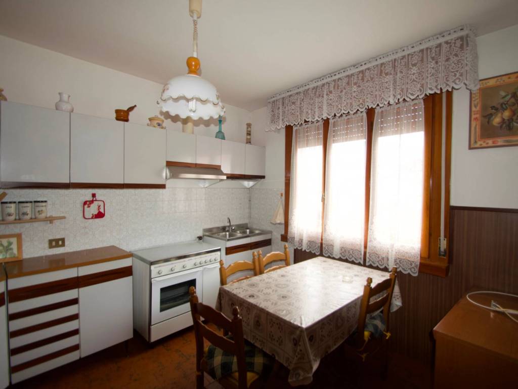 Casa indipendente a Valbrona in Via San Rocco, 1 - Foto 5