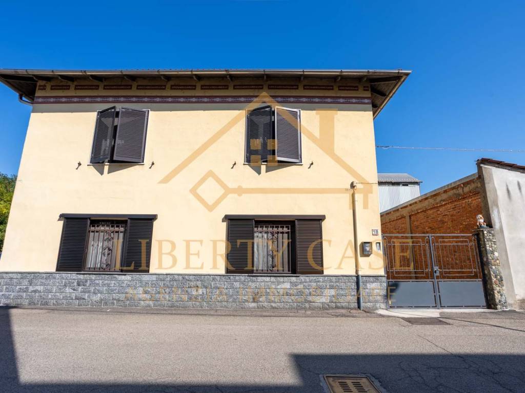 Villa a Vercelli in Via Carlo Costa, 18 - Foto 2