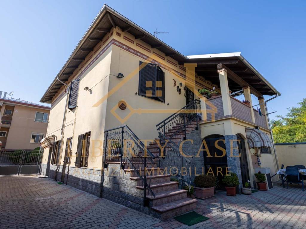 Villa a Vercelli in Via Carlo Costa, 18 - Foto 4
