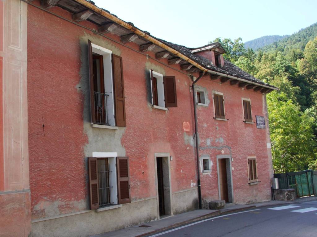 Casa indipendente a Craveggia in Via Dottor Camillo Gubetta - Foto 2