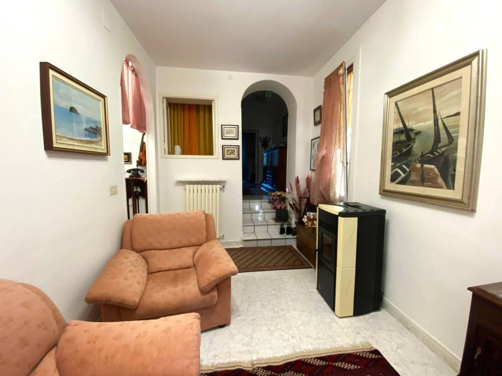 Appartamento a Albenga in Via Enrico Riva - Foto 4