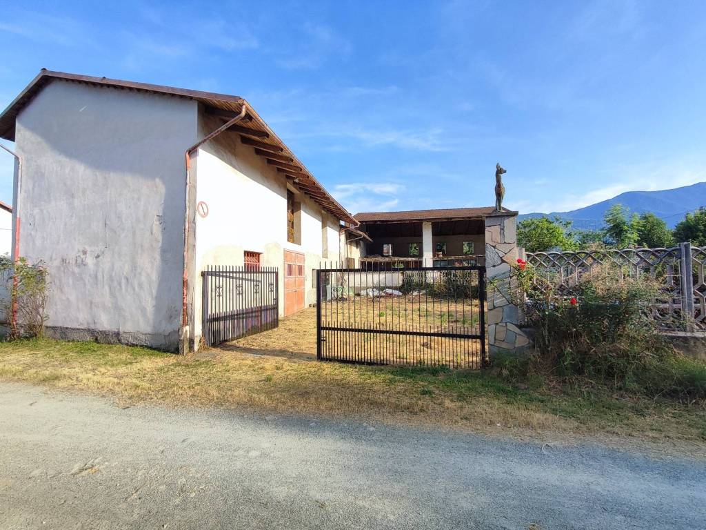 Casa indipendente a Revello in Via Vecchia della Valle, 26 - Foto 4