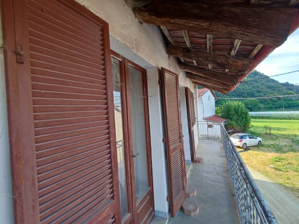 Casa indipendente a Revello in Via Vecchia della Valle, 26 - Foto 5