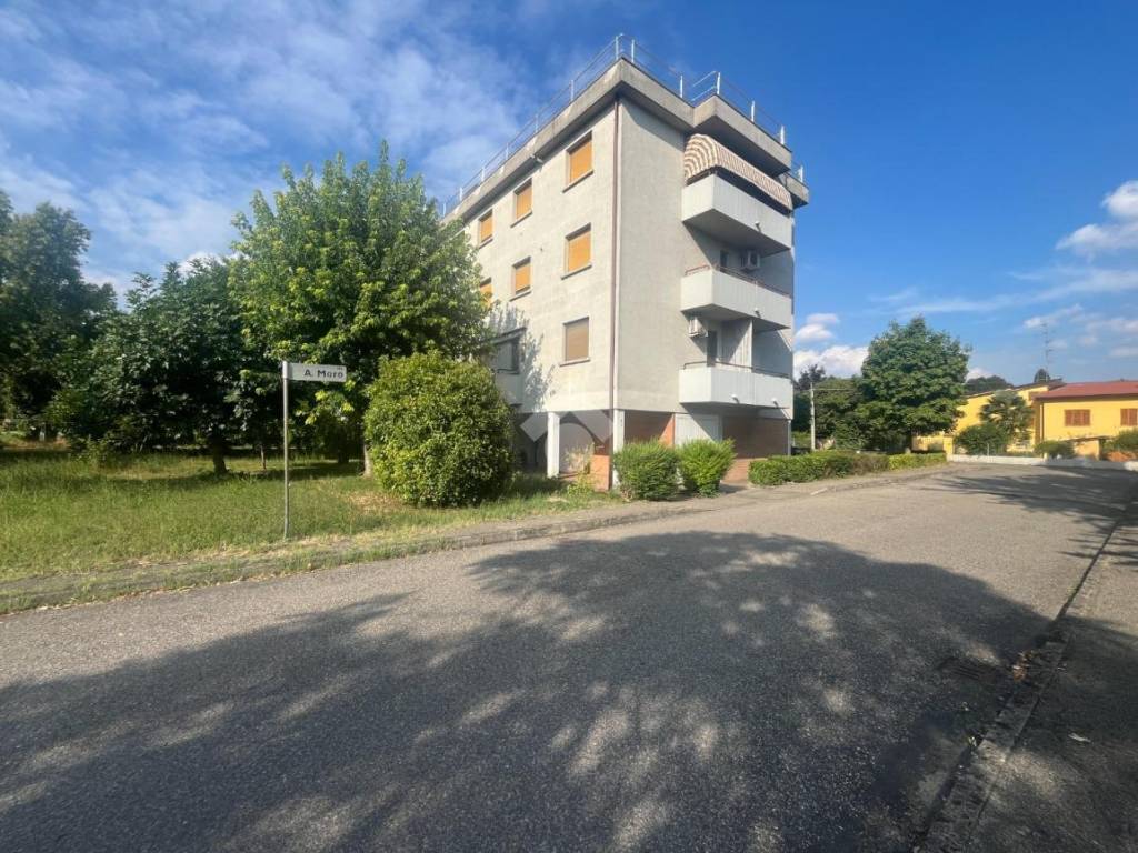 Appartamento a Castelnovo di sotto in Via Aldo Moro, 1 - Foto 2