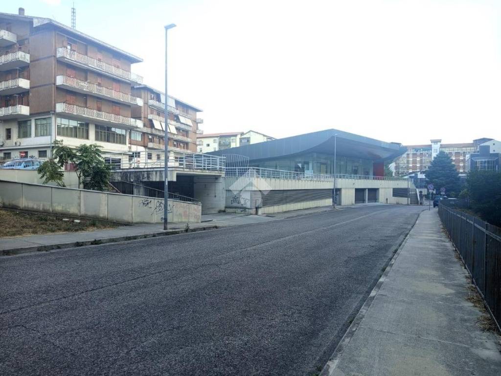 Box / garage a Avellino in Via Vincenzo Cannaviello - Foto 4