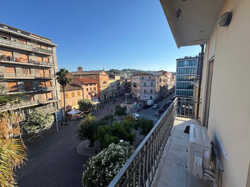 Appartamento a San benedetto del tronto in VIALE SECONDO MORETTI - Foto 4