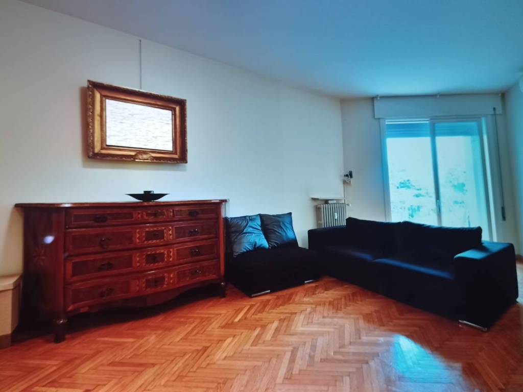 Appartamento a Reggio emilia in Viale Monte Grappa - Foto 2
