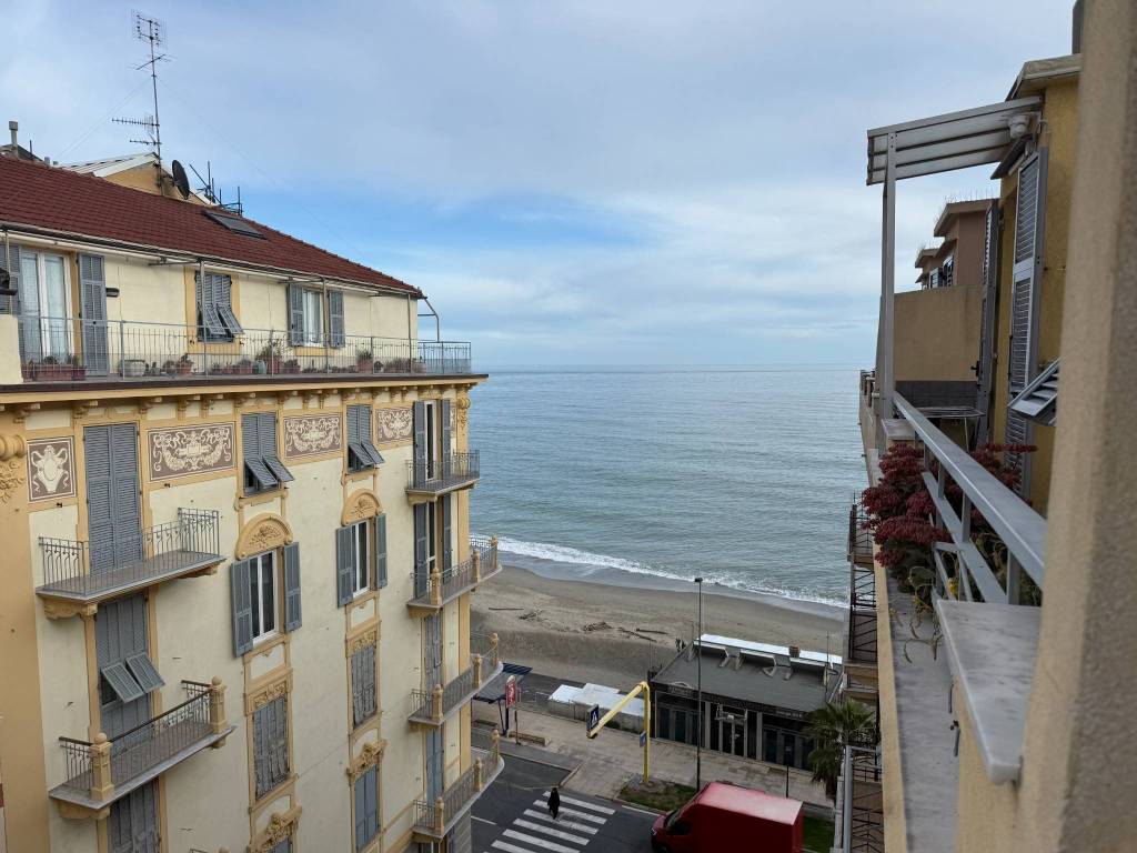 Appartamento a Savona in Via Gaetano Donizetti, 1 - Foto 3